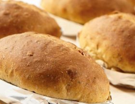 Petits pains aux herbes italiennes au barbecue