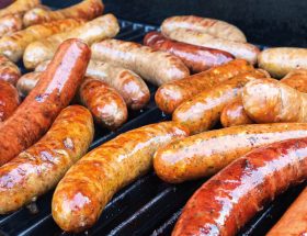 Mix-de-saucisses-grillées-au-barbecue